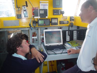Gildas Iauch, met on the docks, offers us to cross the Biscay gulf all the way to La Coruna and back on his 60 feet boat. Gildas is trying to run one of the…