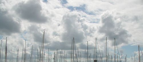 Two news batteries for the boat, a long rope for the anchor, a new water pump for our Volvo Penta 2002 engine, few books about sailing in Spain and Portugal.…