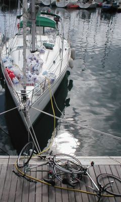 Bye bye Louis, good luck with your special screw. To the right, 